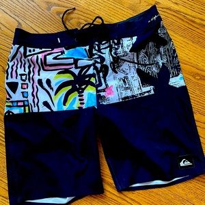Quick silver board shorts